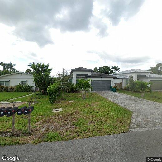 Foto principal - 734 109th Ave N