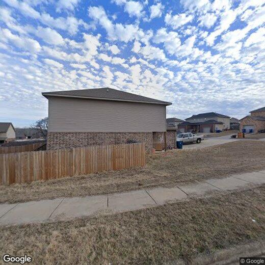 Primary Photo - 604 SW Loudon Dr