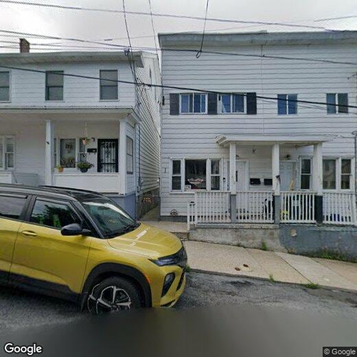 Primary Photo - 418 E Elm St