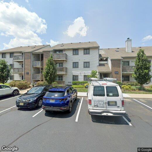 Foto principal - 2415 Ravens Crest Dr