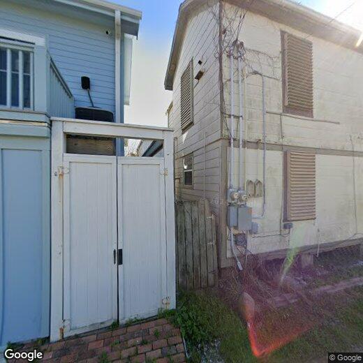 1816 20th St Unit Lower, Galveston, TX 77550 Apartment for Rent in