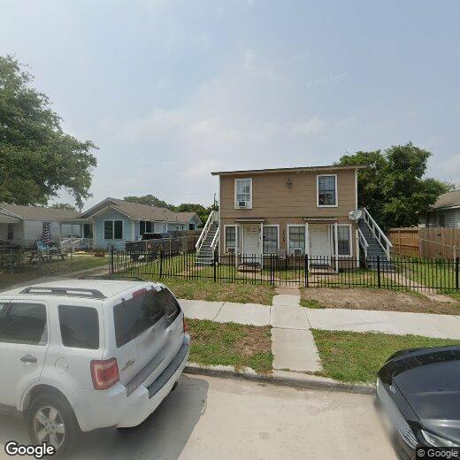 Foto principal - 5008 Ave S