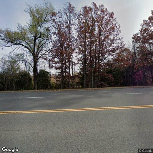 Primary Photo - 2 Bed / 1 Bath near Timberlake minutes fro...