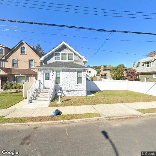 1051 N Railroad Ave, Staten Island, NY 10306 Room for Rent in Staten