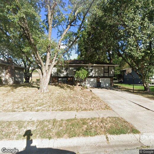 2408 SW Keystone Dr, Blue Springs, MO 64014 House for Rent in Blue