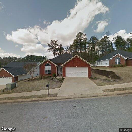 Foto principal - Nice 3 Bed 2 Bath Available Fall 2025!
