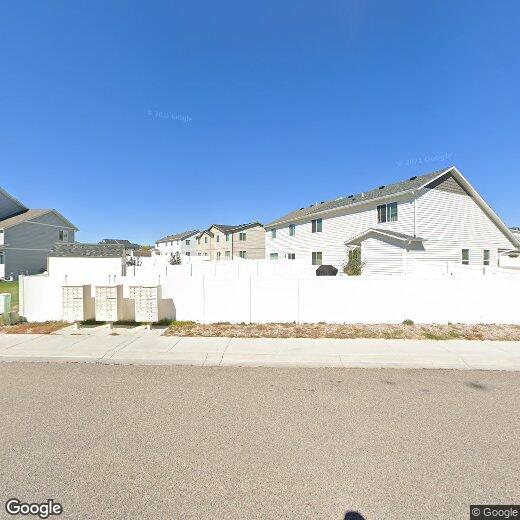 Foto principal - Beautiful 3 Bed 2.5 Bath 2 Car Garage