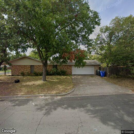 Foto principal - Updated Spacious Home