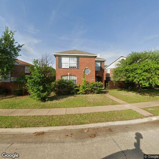 Primary Photo - 559 Raintree Cir