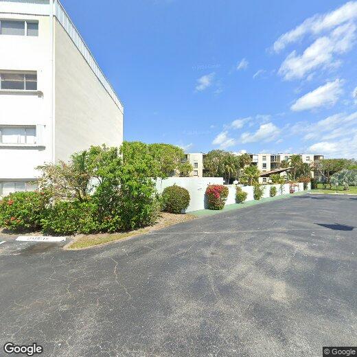 Primary Photo - 100 Waterway Dr S