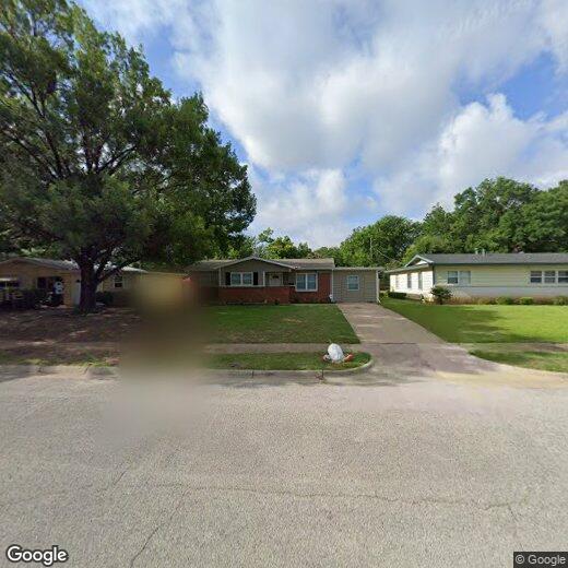 Primary Photo - 414 E Tucker Blvd