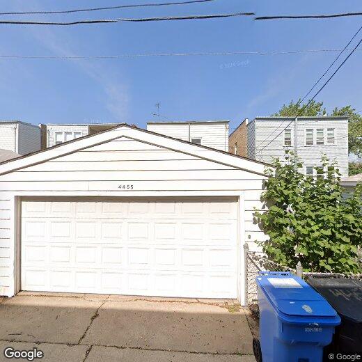 Primary Photo - 4455 N Laramie Ave