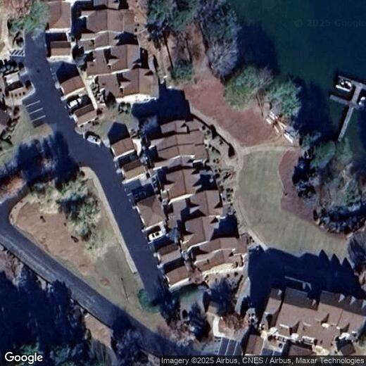 224 Hidden Shores Ln, West Union, SC 29696 Townhouse for Rent in West