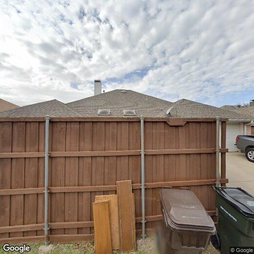 Primary Photo - 1404 Land Dr