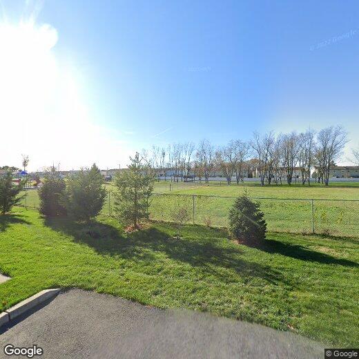 Primary Photo - 2040 E Oak Rd