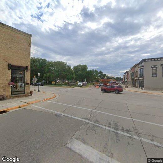 105 1/2 S Main St, Lake Mills, WI 53551 Townhome Rentals in Lake