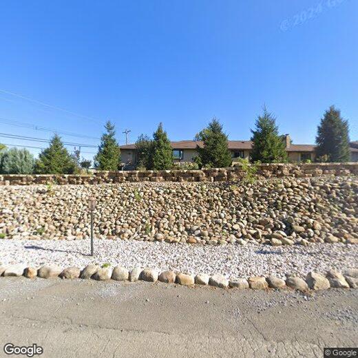 Primary Photo - 100 Farm Ln