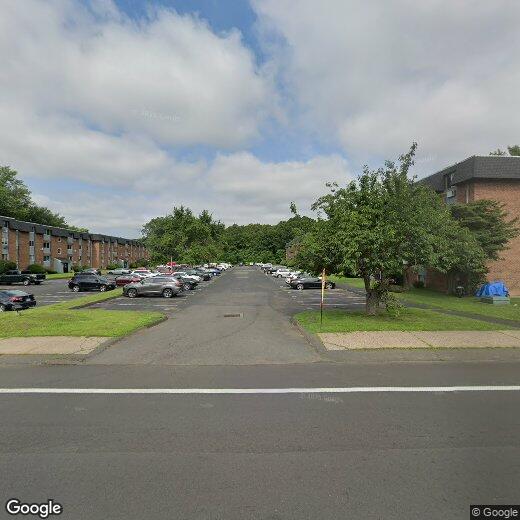 1027 Old Colony Rd Unit 11, Meriden, CT 06451 Room for Rent in