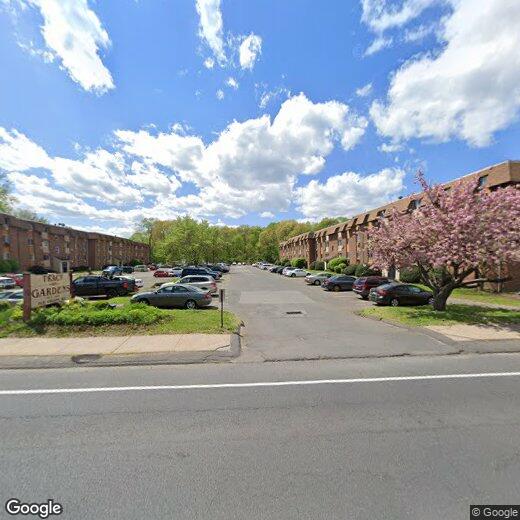 1027 Old Colony Rd Unit 11, Meriden, CT 06451 Room for Rent in