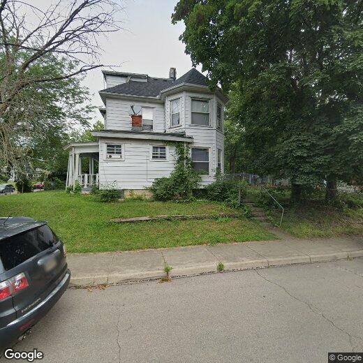 Primary Photo - 5 Bedroom 2 bath