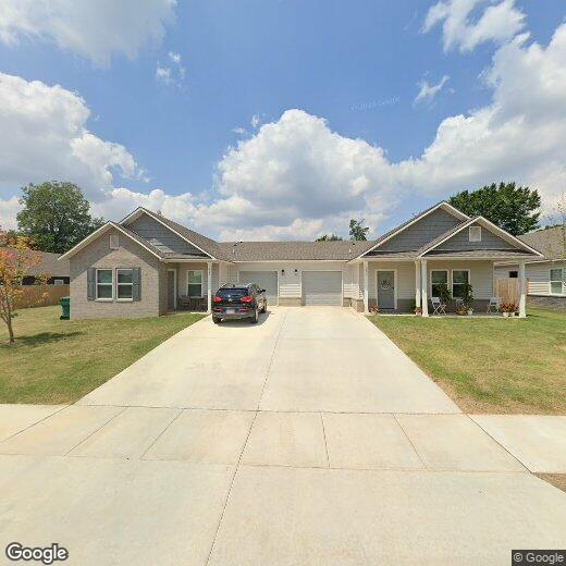 Primary Photo - 901 Vly Oaks Ln