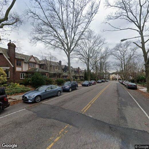 Primary Photo - 3444 W Queen Ln