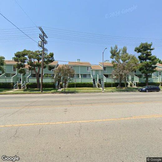 Primary Photo - 5811 Woodman Ave