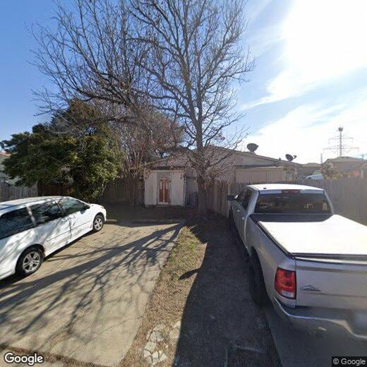 Foto principal - COMING SOON! Charming 2-bedroom, 1-bathroom duplex located in the vibrant city of Dallas