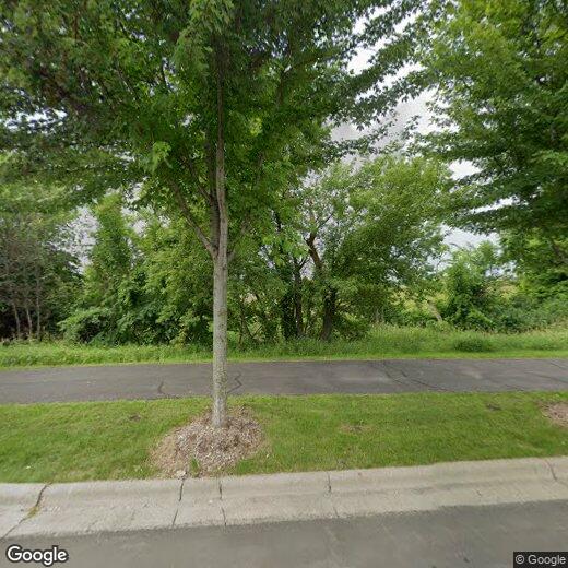 Foto principal - 3 Bedroom/2 Bathrooms, Lots of Natural Lig...