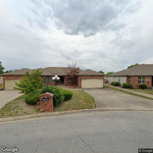 Foto principal - 112 W Briarbrook Ln