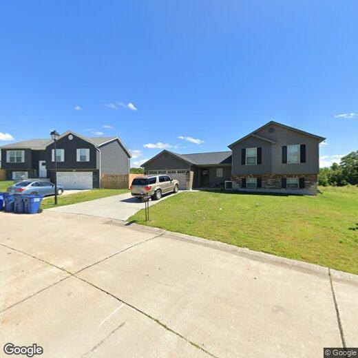 Primary Photo - 121 Chestnut Ridge Dr