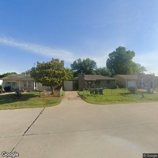 300 N 1st St, Yukon, OK 73099 Townhouse for Rent in Yukon, OK