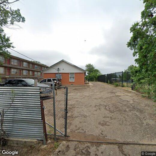 Foto principal - 819 N Ewing Ave