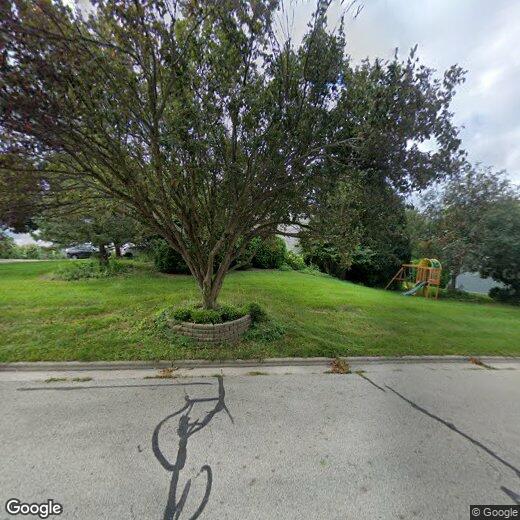 1055 S Imperial Dr, Hartland, WI 53029 Townhouse for Rent in Hartland