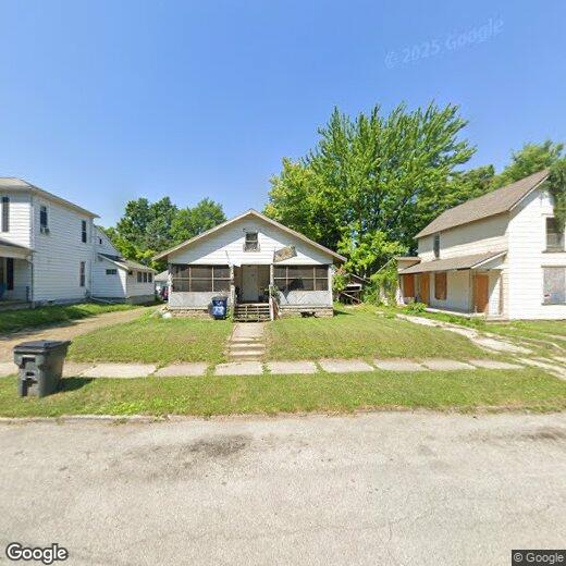Primary Photo - 2106 S Boots St