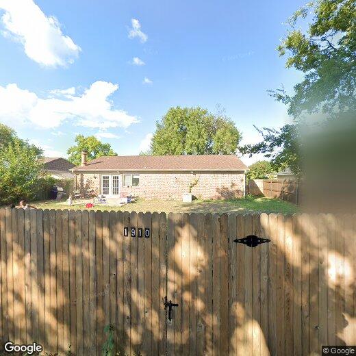 Foto principal - 1910 Whiteoak Dr