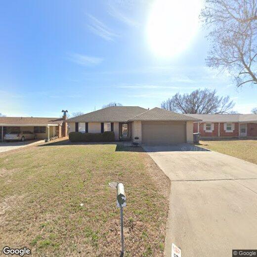 Foto principal - 5616 NW Beechwood Dr