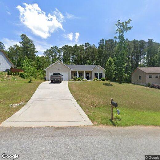 165 Spring Cir, Senoia, GA 30276 House for Rent in Senoia, GA