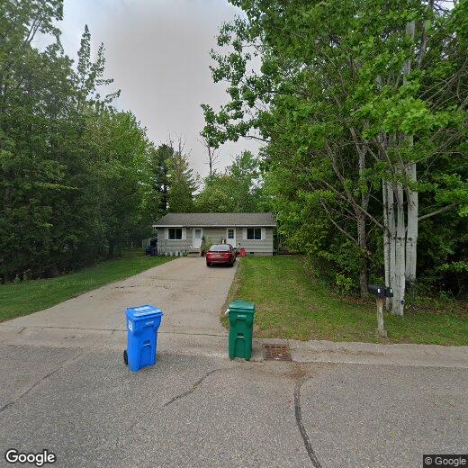 2059 Van Evera Ave Unit 02, Marquette, MI 49855 Room for Rent in