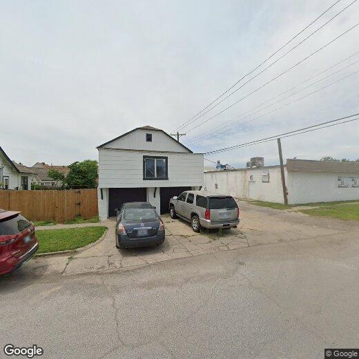 Primary Photo - 216 S Moore Ave