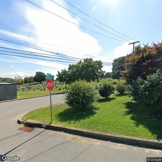 116 Chestnut St, Roseto, PA 18013 Room for Rent in Roseto, PA