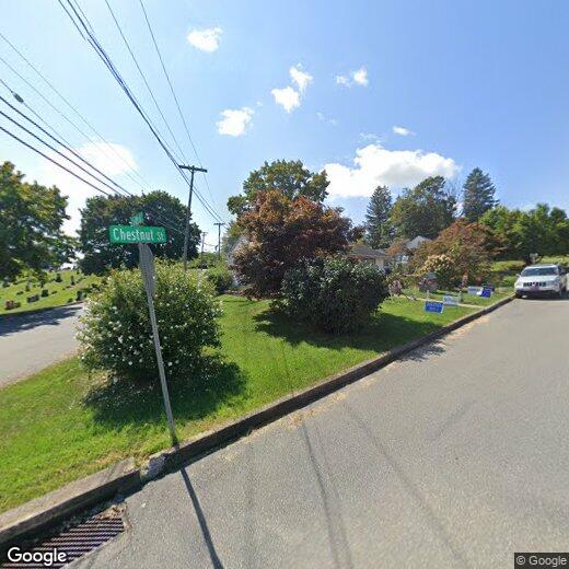 116 Chestnut St, Roseto, PA 18013 Room for Rent in Roseto, PA