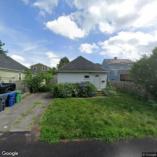 116 Van Zandt Ave, Warwick, RI 02889 House for Rent in Warwick, RI