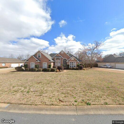 Primary Photo - 208 Twelve Oaks Dr