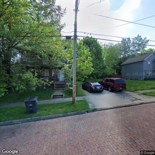 435 Alexander St Unit UP, Akron, OH 44306 Room for Rent in Akron, OH