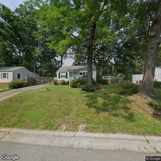 Foto principal - 2718 Robin Hood Dr