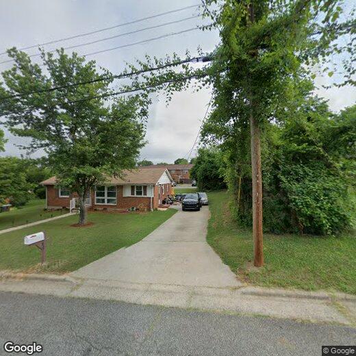 Foto principal - 1307 W Meadowview Rd