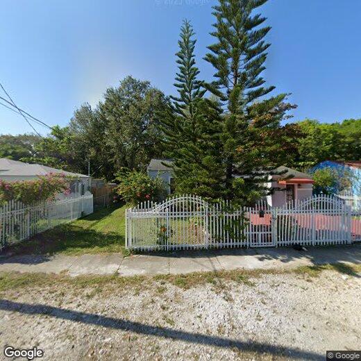Foto principal - 6444 NW Miami Pl