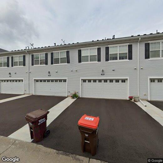 Foto principal - 7601 11th St N