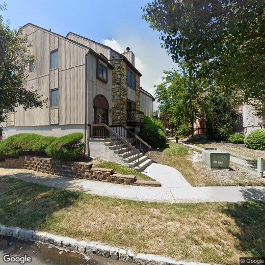 Foto principal - 217 Silver Ln